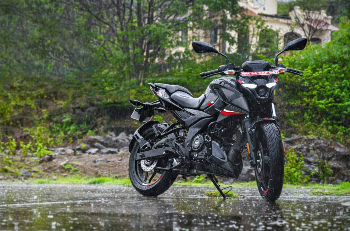 pulsar 160 road price